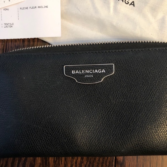 Authentic Balenciaga Black Leather Wallet - Picture 4 of 7